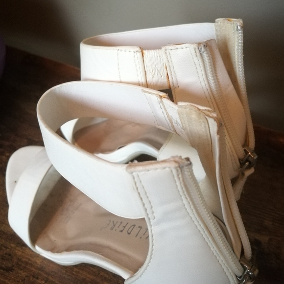 6.5 WILDFIRE Platform Heels - Picture 6 of 11